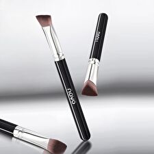 Novo Triangle Iron Highlighting Brush - Black Novo Triangle Iron Highlighting Brush - Black