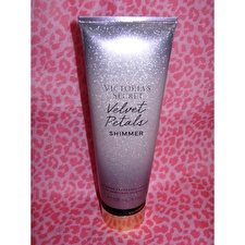 Victoria's Secret Velvet Petals Shimmer Woman 236ml Body Lotion Victoria's Secret Velvet Petals Shimmer Woman 236ml Body Lotion