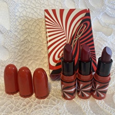 Mac Tiny Tricks Set Mac: Mini Matte Cream Lipstick Awe-spicious 1.8 G *miniature & Mini Matte Cream Lipstick Snappy-go-lucky 1.8 G *miniature & Mini Matte Cream Lipstick Sleight Of Grand 1.8 G *miniature