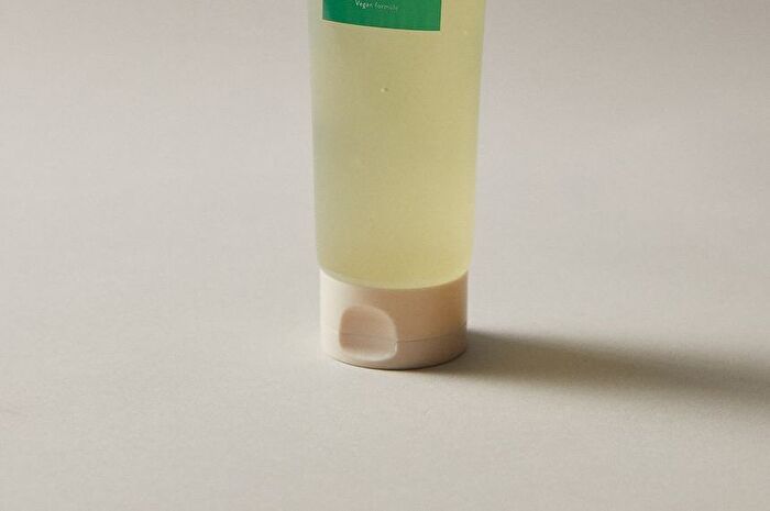 Aromatica Rosemary Scalp Scaling Shampoo - 180ml