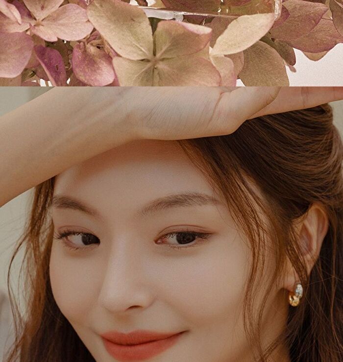Ready To Wear Eye Palette Flower Market Edition - 2 Types - #03 Dry Flower