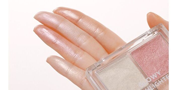 Glowy Highlighter - 2 colors - #01 Warm Shining