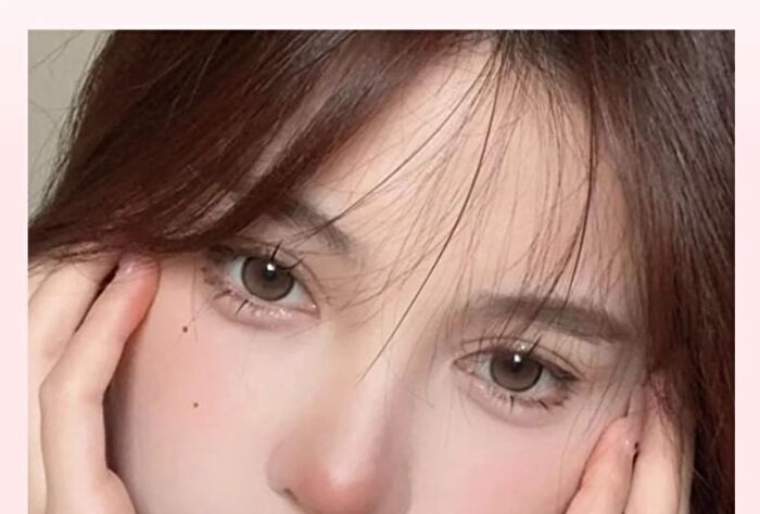 Hold Live Velvet Cloud Lip Glaze (1-4) - #H02 Strawberry - 3.1g