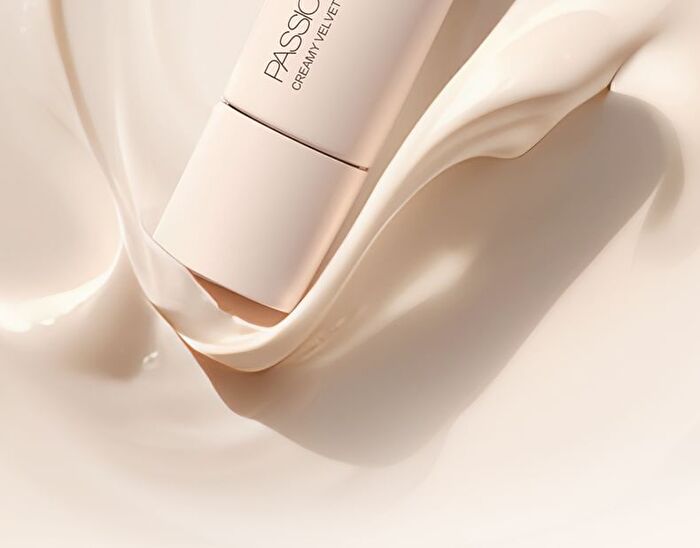 Concealing Creamy Velvet Foundation - 4 Shades - 00 Porcelain - 30g