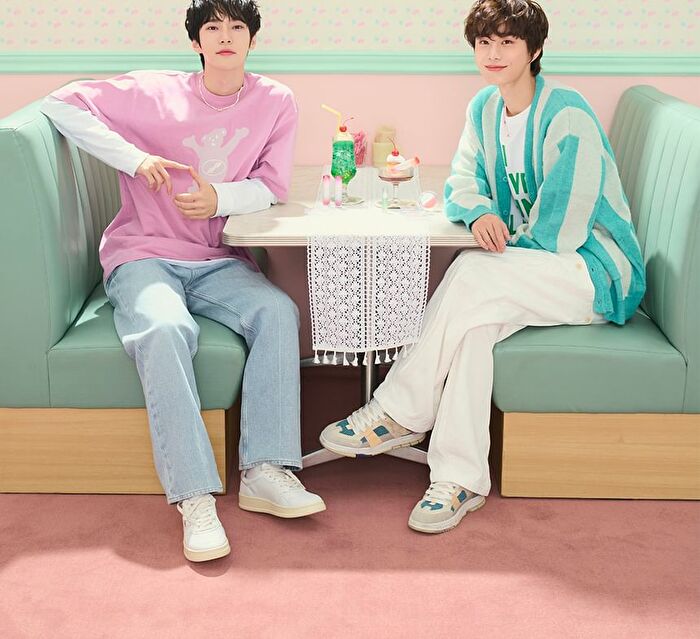V Highlighter Soda Café Collection - 2 Colors - #02 Clear Flash