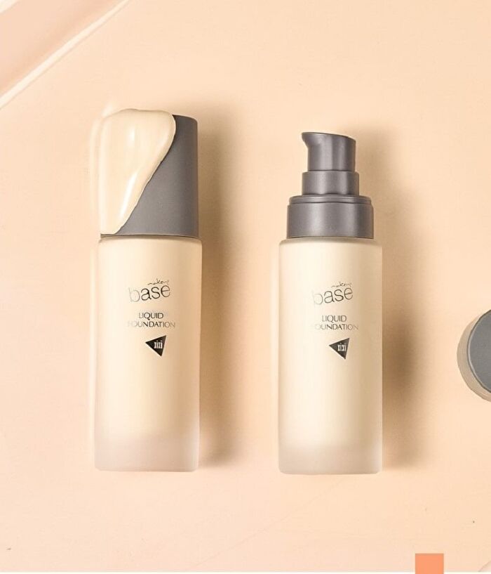Silky Liquid Foundation - 2 Colors - #102 - 30ml