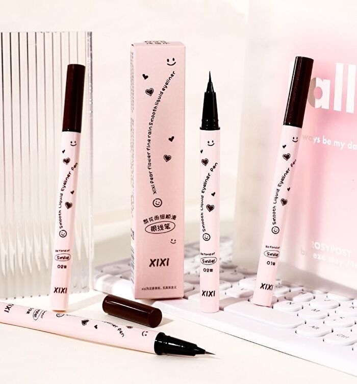 Smooth Liquid Eyeliner - 4 Colors - #01 - 0.6ml