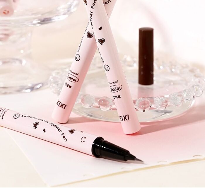 Smooth Liquid Eyeliner - 4 Colors - #01 - 0.6ml