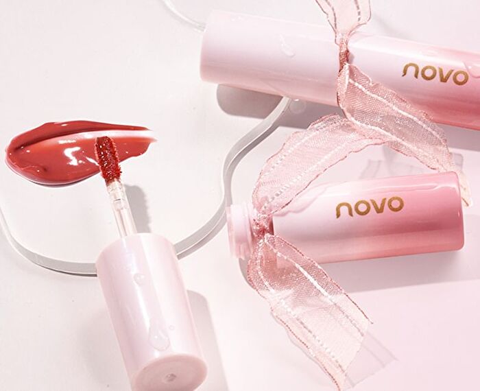 Aqua Glow Ribbon Lip Gloss - 6 Colors - 01# Soft Milk Tea - 3.5g
