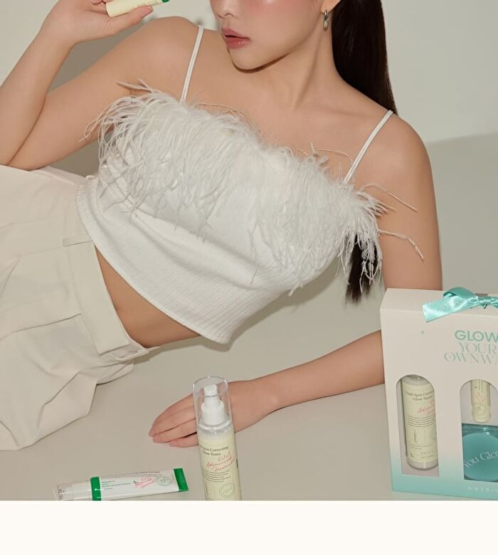 Axis-y Glow Your Own Way Beauty Box - 4 pcs