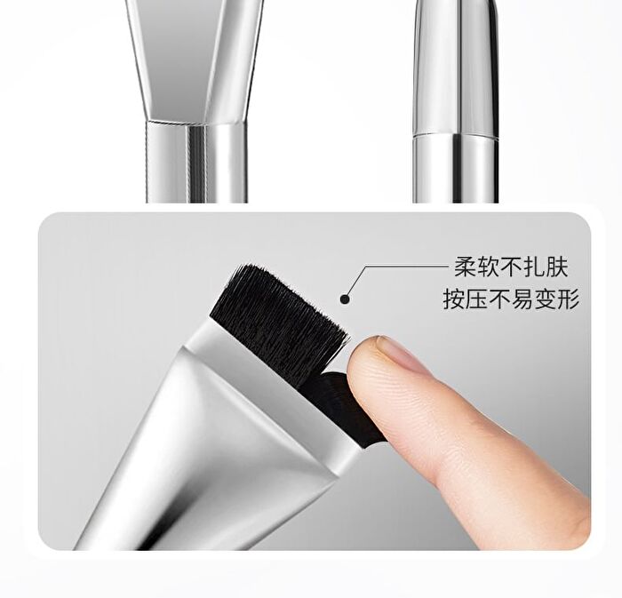 Streak-Free Line-Shape Foundation Brush - 1pc