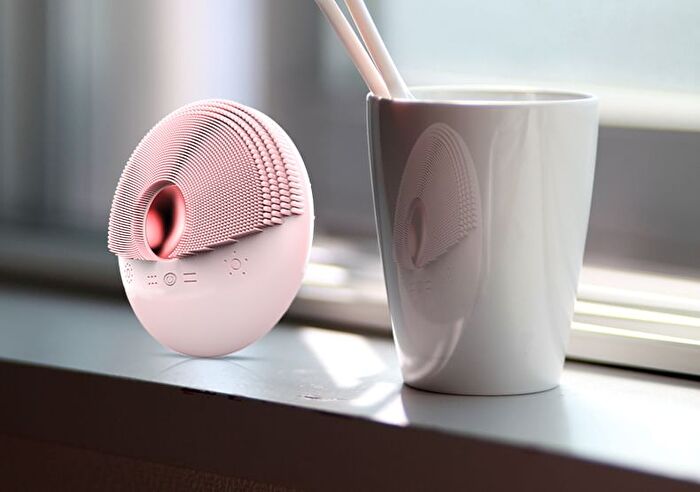 ONE BEAUTY Silicone Facial Cleansing Brush - DTS01 (White) - 1pc