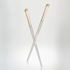 Novo Crescent Makeup Brush - 1pc