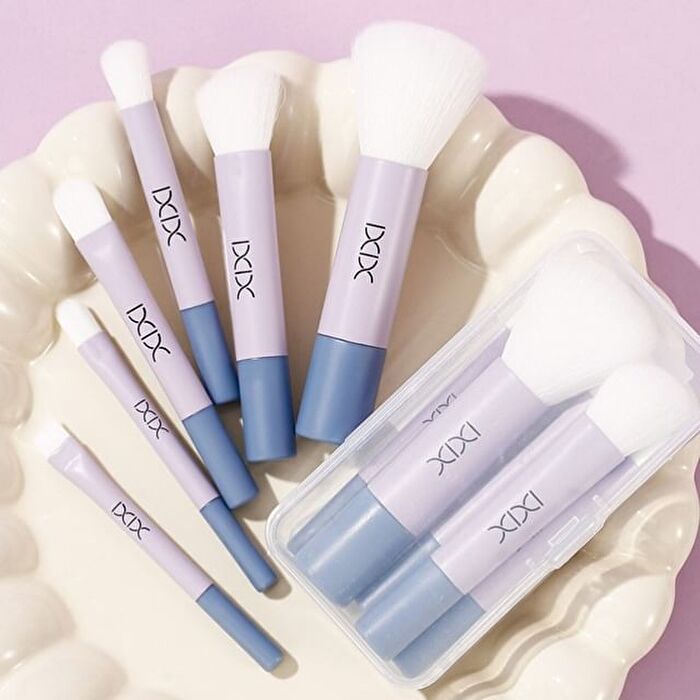 Set of six: Portable Mini Make Up Brush - #Set of 6