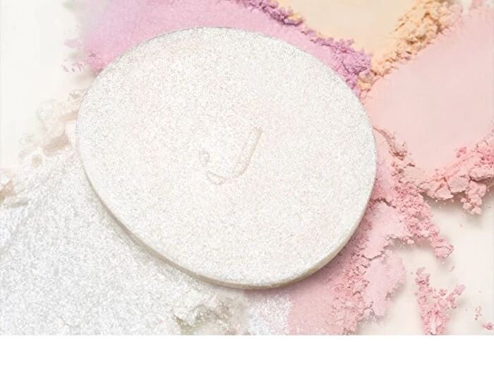 Joocyee Matte Highlighter Powder - 2 Colors - #M302 Milky Ivory - 4.3g