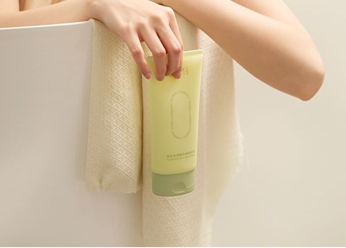 Puljim AHA Body Scrub & Shower Cream - Green Trangerines - 200g