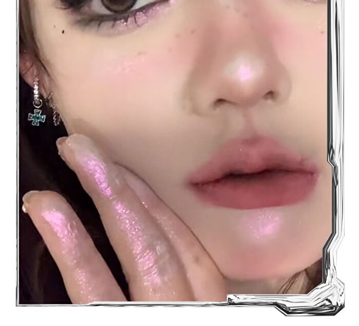 Moonpool Dark Highlighter - 4 Colors - #02 Glass Candy Paper