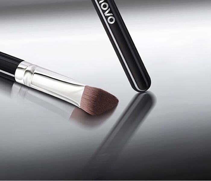 Novo Triangle Iron Highlighting Brush - Black