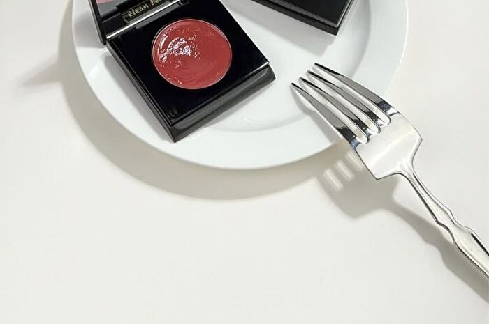 Red Chamber Haruki Multi-Purpose Glossy Cream - 4 Colors - #GC300 Cherry Minute - 3g