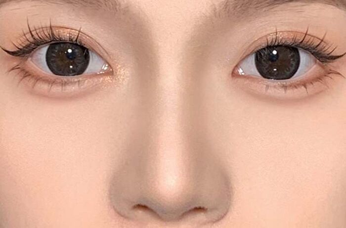 Moisture Silky Contouring Stick - 2 Shades - 01# Greyish Brown - 4.3g