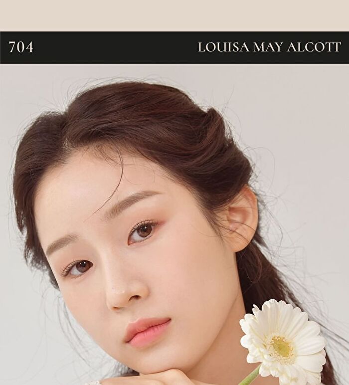 Blur-Finish Shadow - 5 Types - #704 Louisa May Alcott