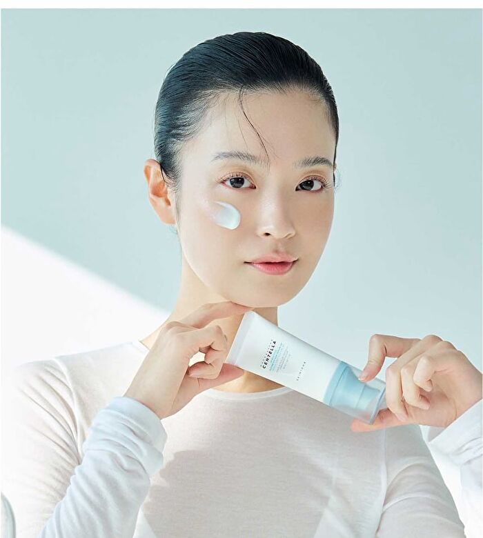 SKIN1004 Madagascar Centella Hyalu-Cica Water-Fit Sun Serum UV OTC Version - 50ml