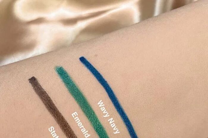City of Flashing Lights Micro Retractable Liner - 7 Colors - Oat Milk - 0.1g