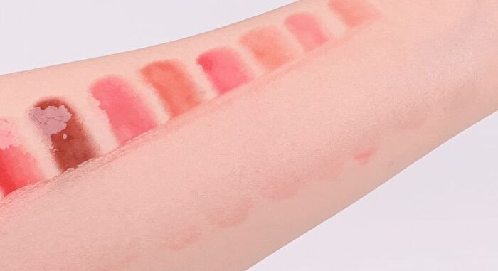 Juicy Flash Lip Oil - 9 Colors - #03 Peach Strobe