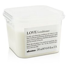 Davines Love Lovely Curl Enchancing Conditioner (For Wavy or Curly Hair) 250ml/8.45oz